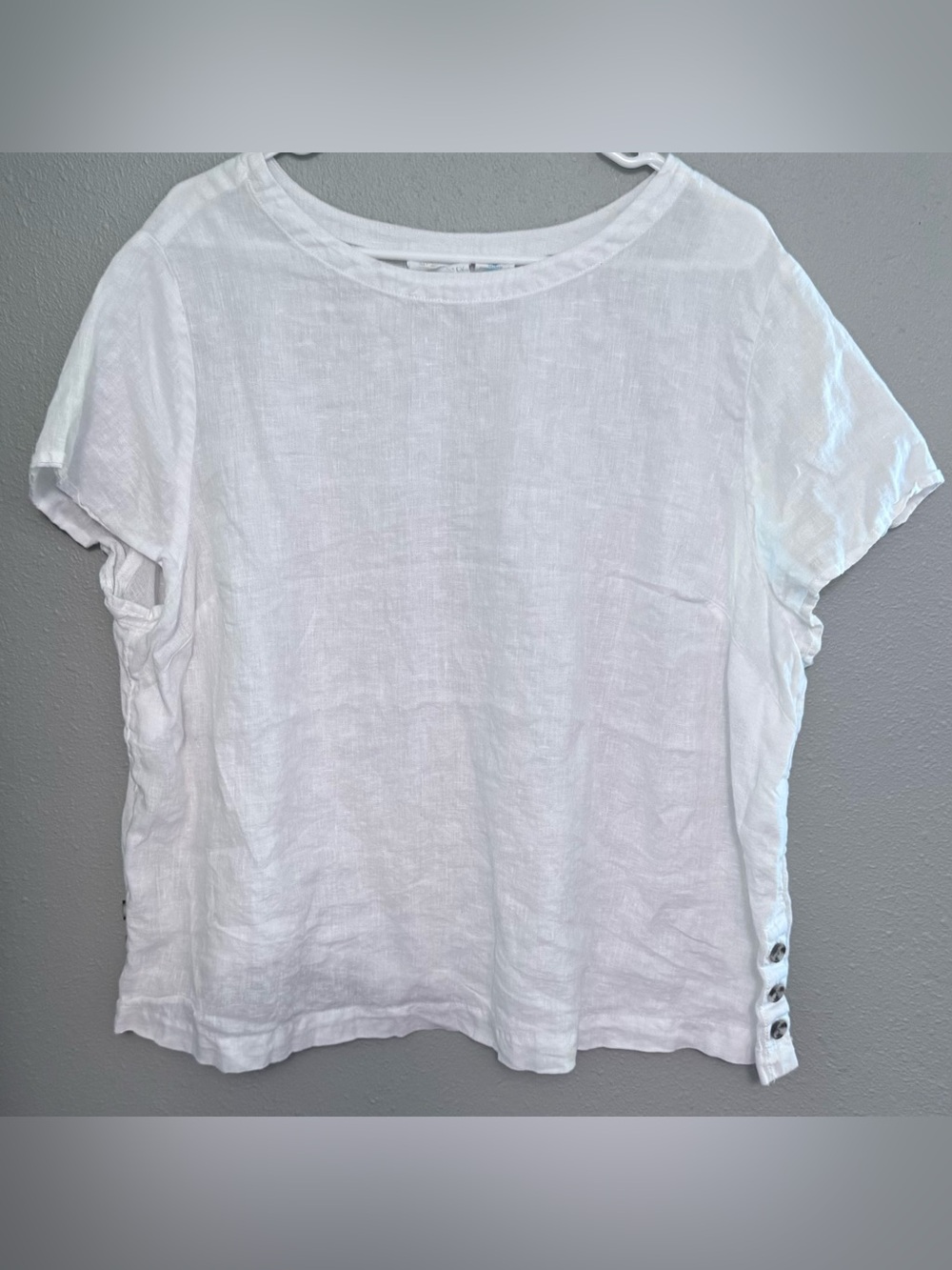 Women’s Cynthia Rowley White Linen Short-Sleeve Top with Side Button Detailing